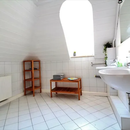 Charmanter Geraumiger Altbau-marktplatz 400m 아파트 *