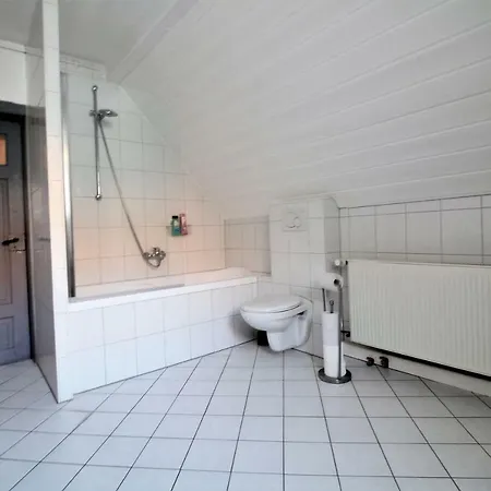 Charmanter Geraumiger Altbau-marktplatz 400m 아파트 *