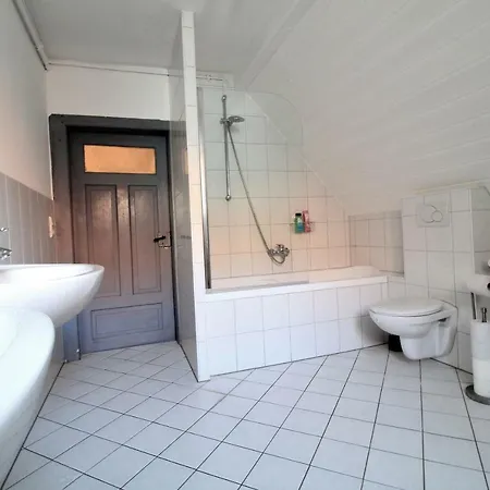 Charmanter Geraumiger Altbau-marktplatz 400m 아파트